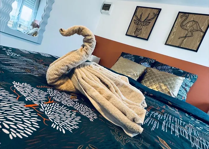 Le Cocon De La Baie Bed & Breakfast